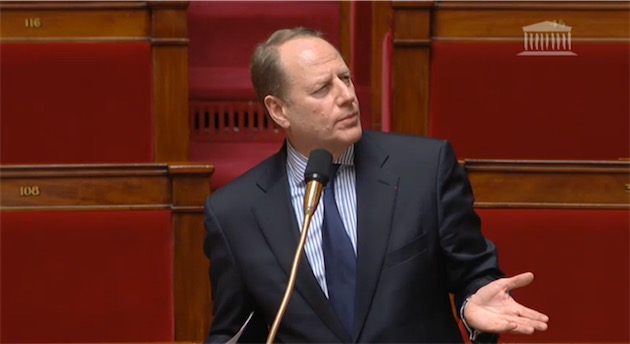Philippe Goujon pendant le débat à l’Assemblée Nationale. 