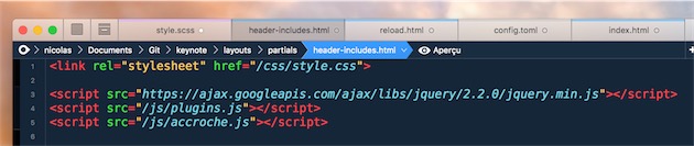 La plupart des pages web sont désormais composées d’un fichier HTML et de nombreux fichiers associés. Ici, on a une feuille de style et trois scripts JavaScript, dont un qui est chargé sur depuis un serveur distant. 