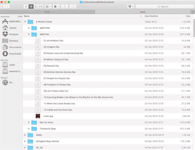 Extrait de la collection musicale, organisée par beets. L’organisation des fichiers est ici identique à celle d’iTunes, mais vous pouvez choisir une toute autre organisation si vous le souhaitez.