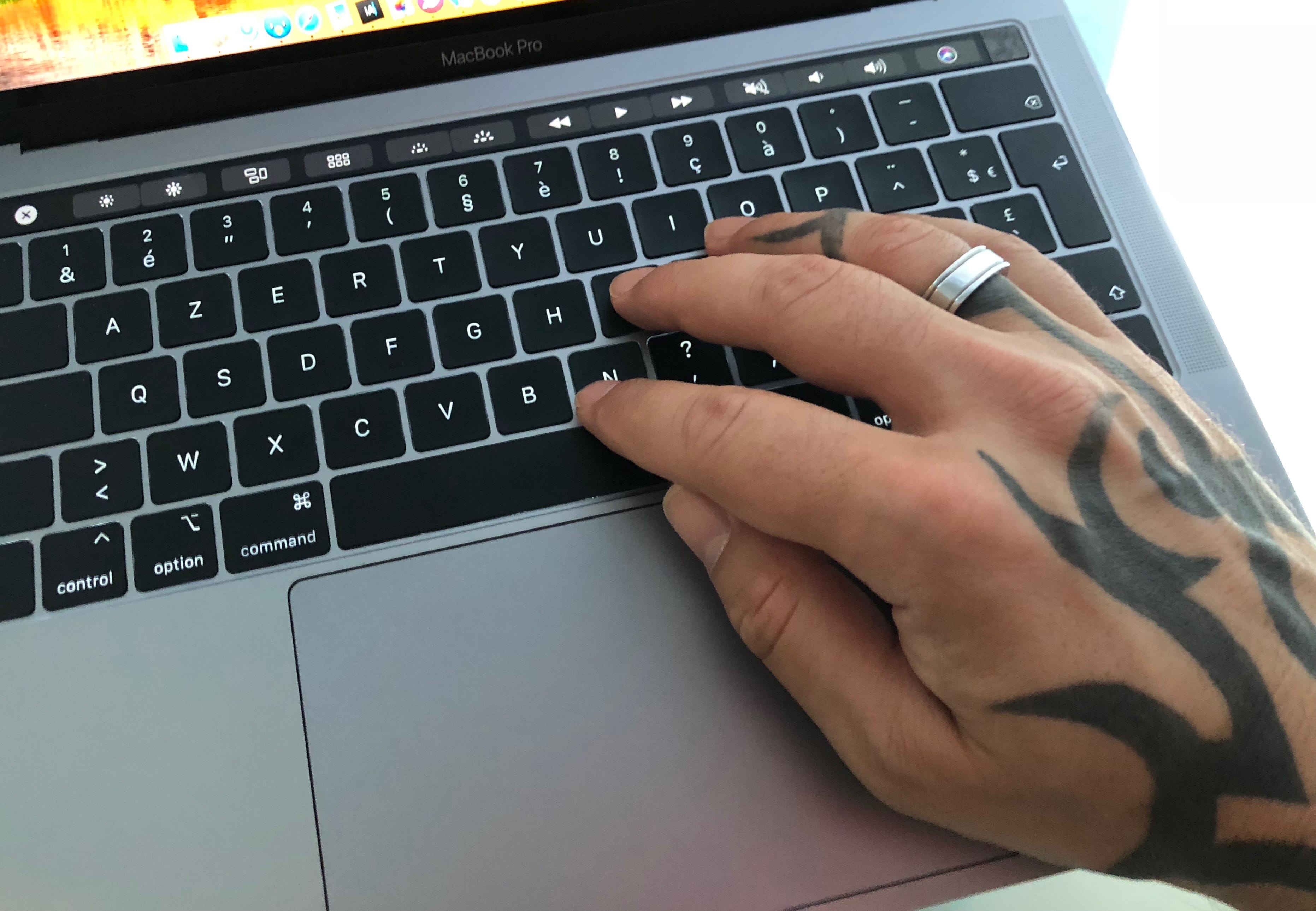 Test Du Macbook Pro Pouces Avec Touch Bar Macgeneration