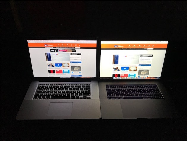 Cela ne se voit pas aussi bien sur cette image, mais le nouveau MacBook Pro (à droite) est plus lumineux que l'ancien. Cliquez pour agrandir