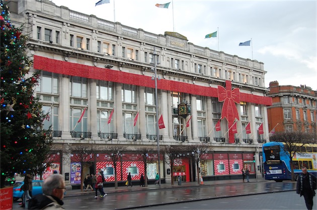 C’est cet énorme bâtiment, au cœur de Dublin, qu’Apple pourrait occuper. Photo prise en 2014 par Anselm Pallàs (CC BY-NC-ND 2.0)