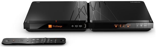 La nouvelle Livebox, en deux modules que l’on peut associer : la box TV à gauche, le modem et routeur à droite.