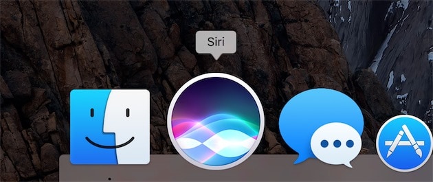 Par défaut, Siri s’affiche dans le Dock, en plus de la barre des menus. Un clic sur l’icône lance l’assistant.